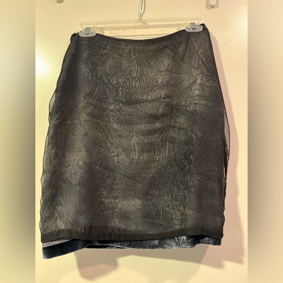 Tahari Petite - blue silk and rayon velveteen skirt - size 4P - Picture 12 of 12